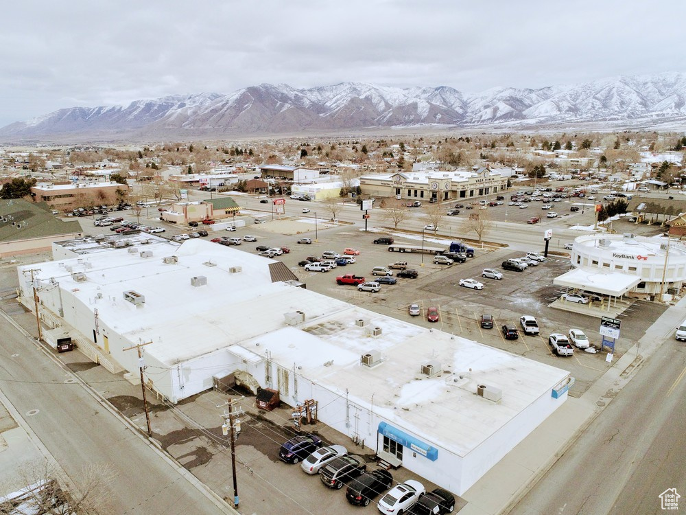 HOLLYWOOD PLAZA - Commercial Lease