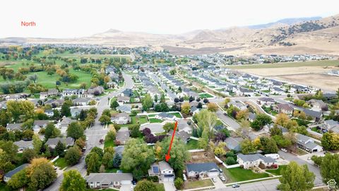 Tiny photo for 851 E 400 S, Smithfield, UT 84335 (MLS # 2115797)