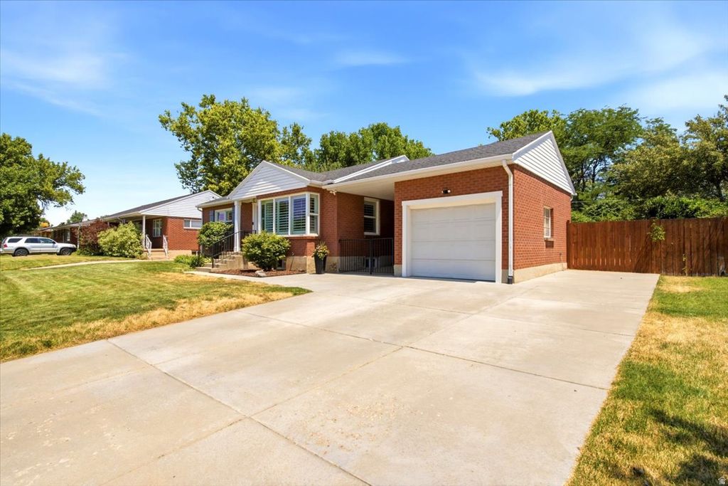 Photo of 442 N 150 E, Kaysville, UT 84037 (MLS # 2171764)