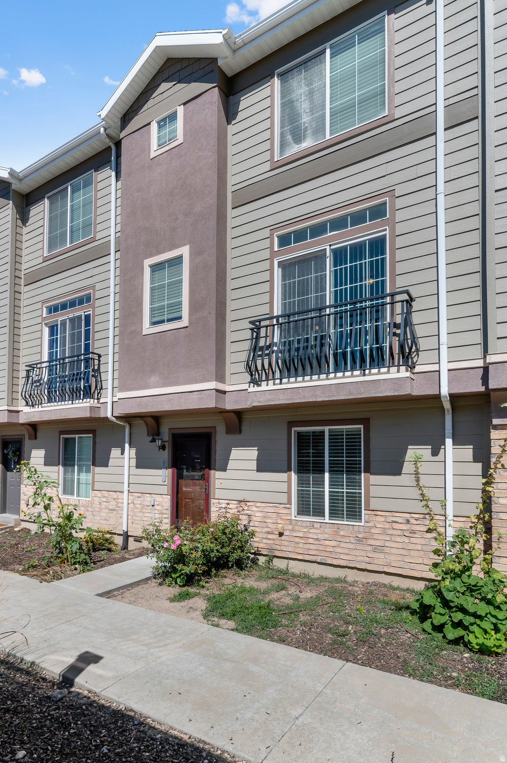 Photo of 33 E 8330 S, Sandy, UT 84070 (MLS # 2184633)