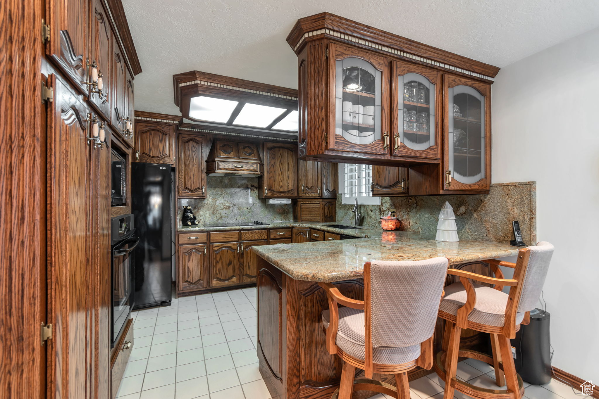 CRESTFIELD - Residential