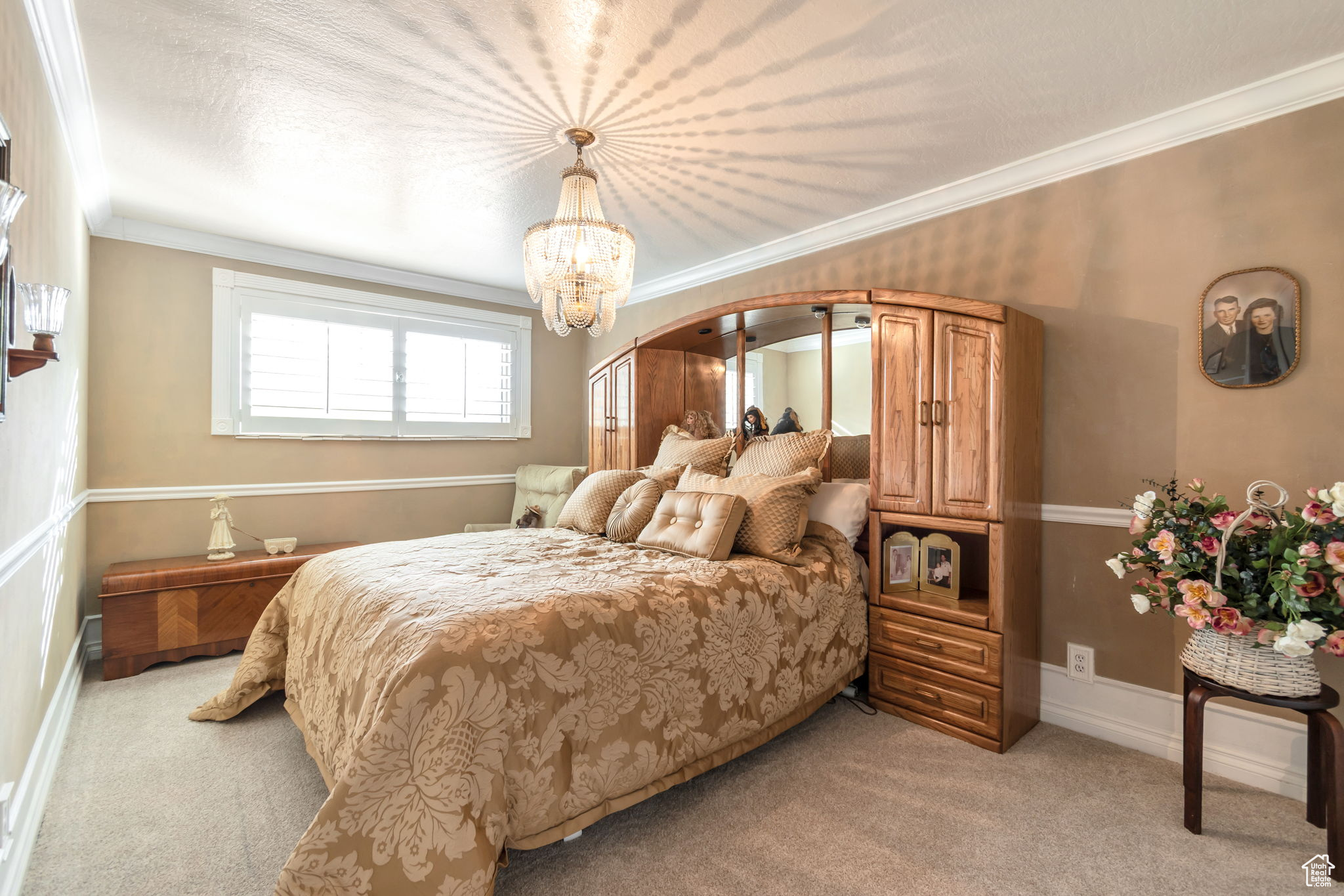 CRESTFIELD - Residential