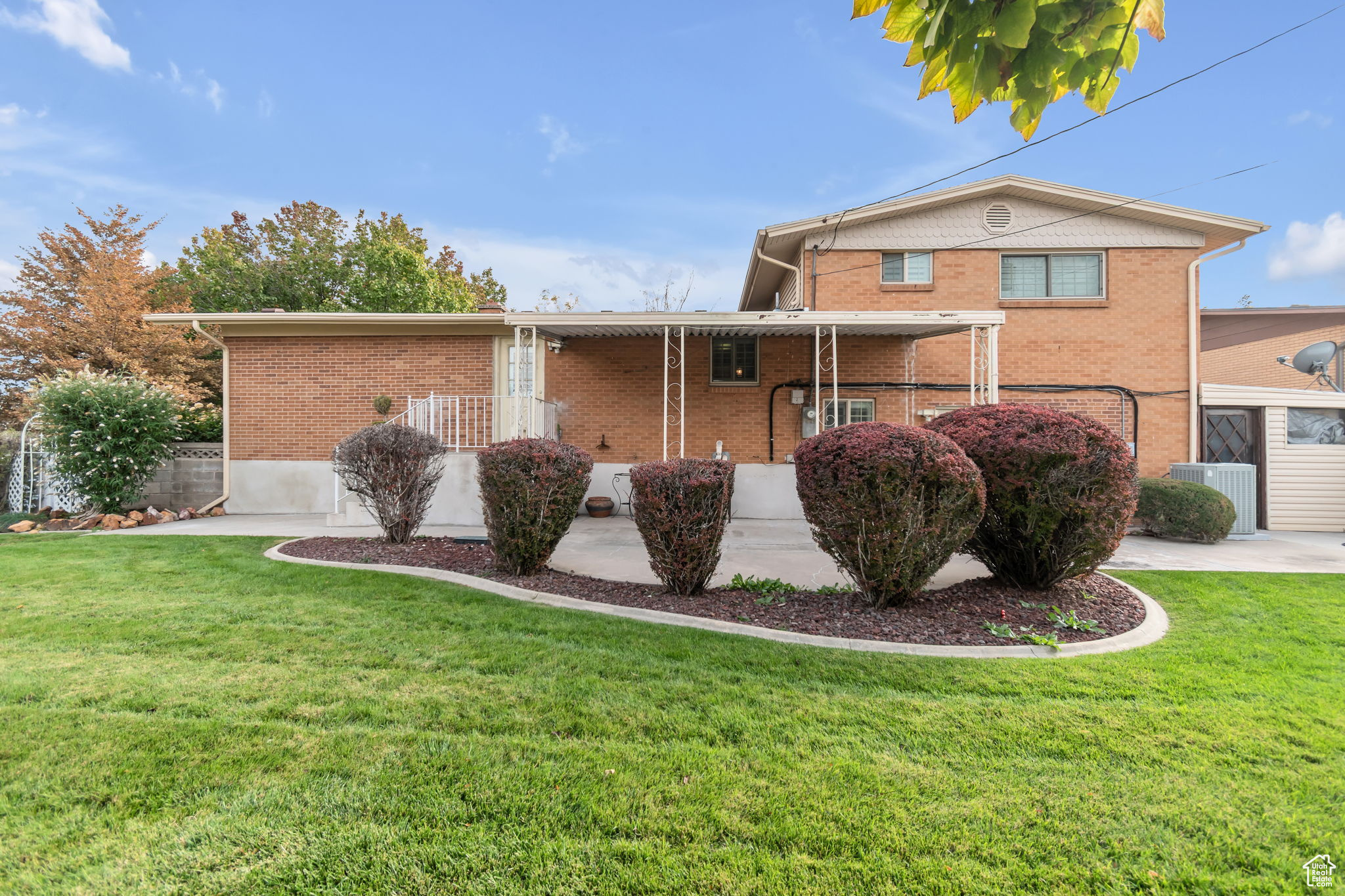 CRESTFIELD - Residential