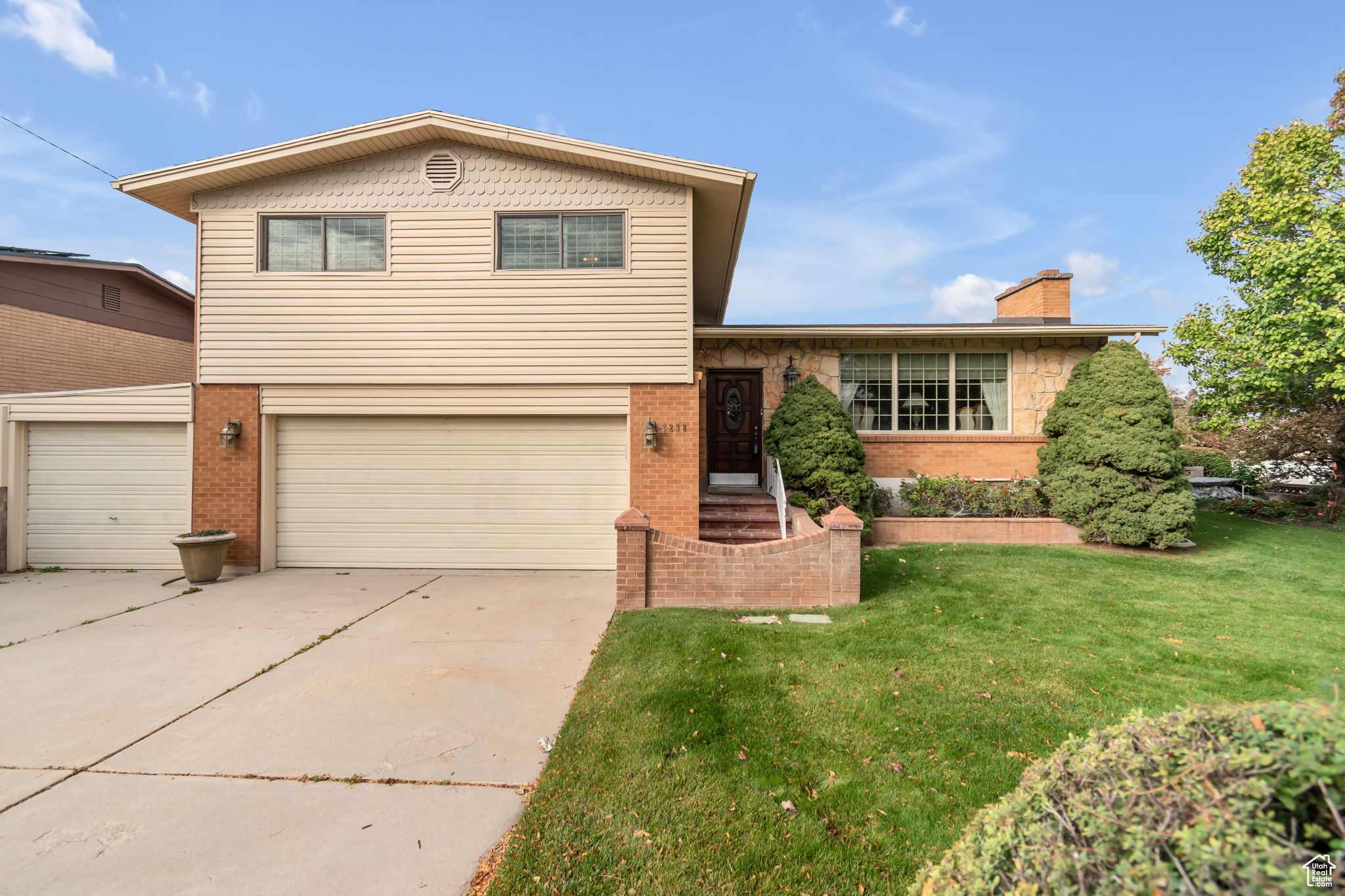 CRESTFIELD - Residential