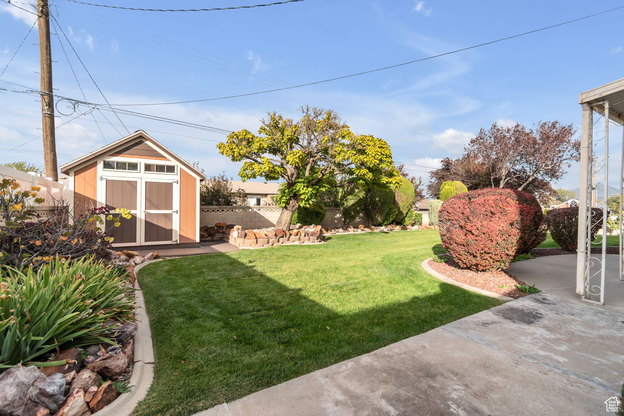 CRESTFIELD - Residential