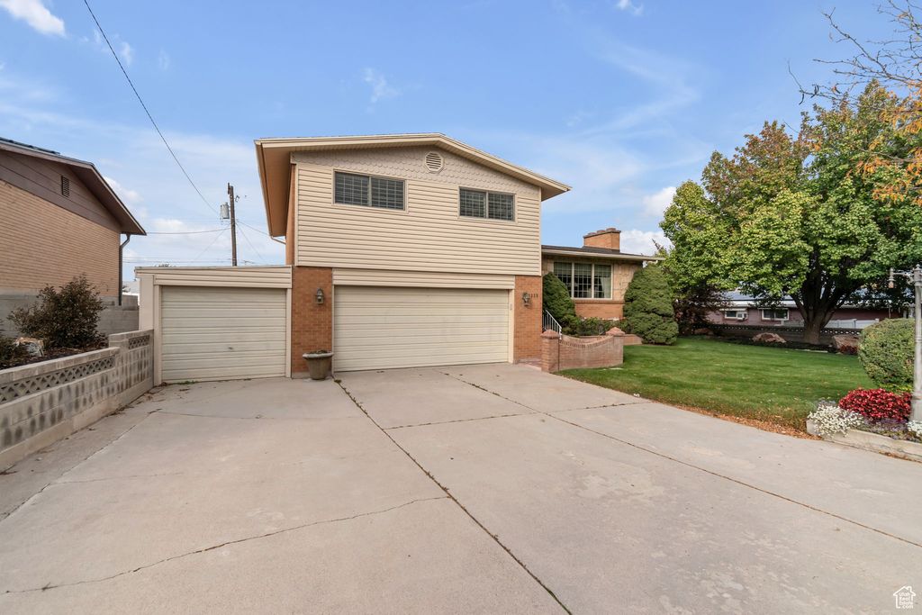 Photo of 3238 W 4630 ST S, West Valley City, UT 84119 (MLS # 2119618)