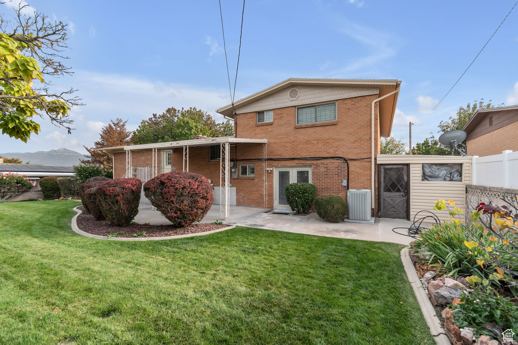 CRESTFIELD - Residential