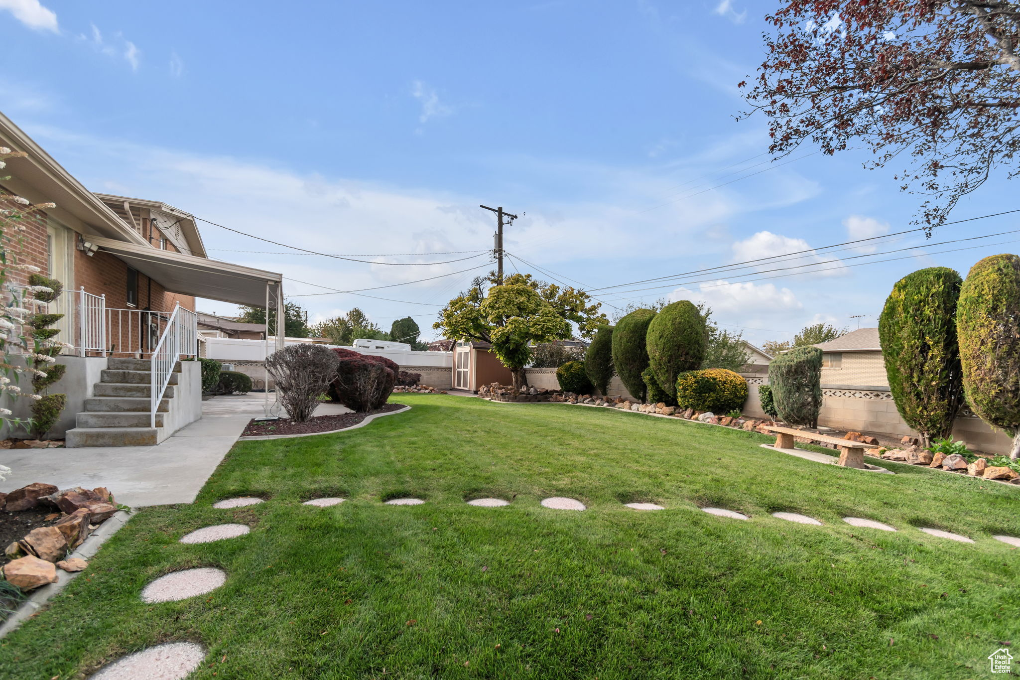 CRESTFIELD - Residential