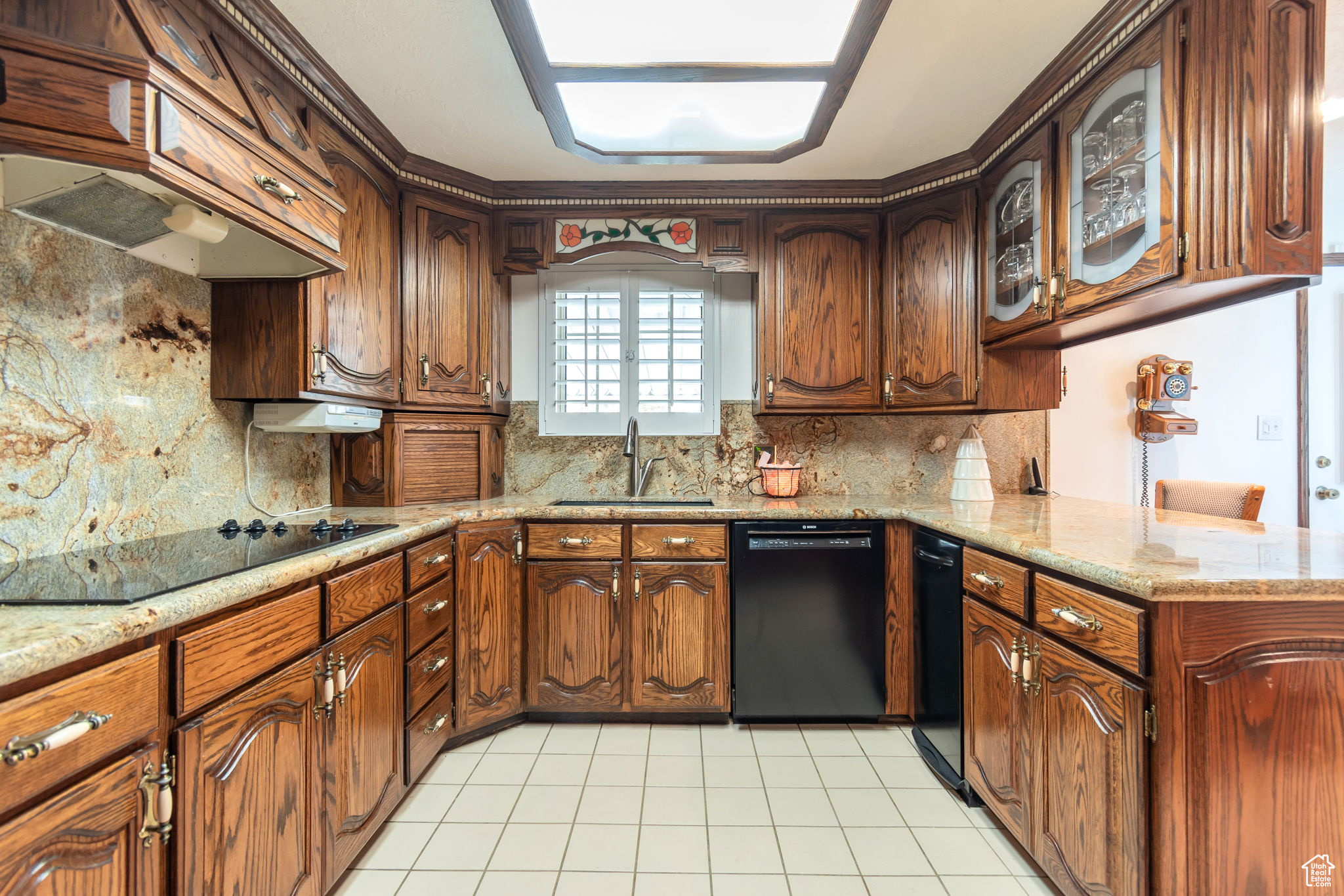 CRESTFIELD - Residential