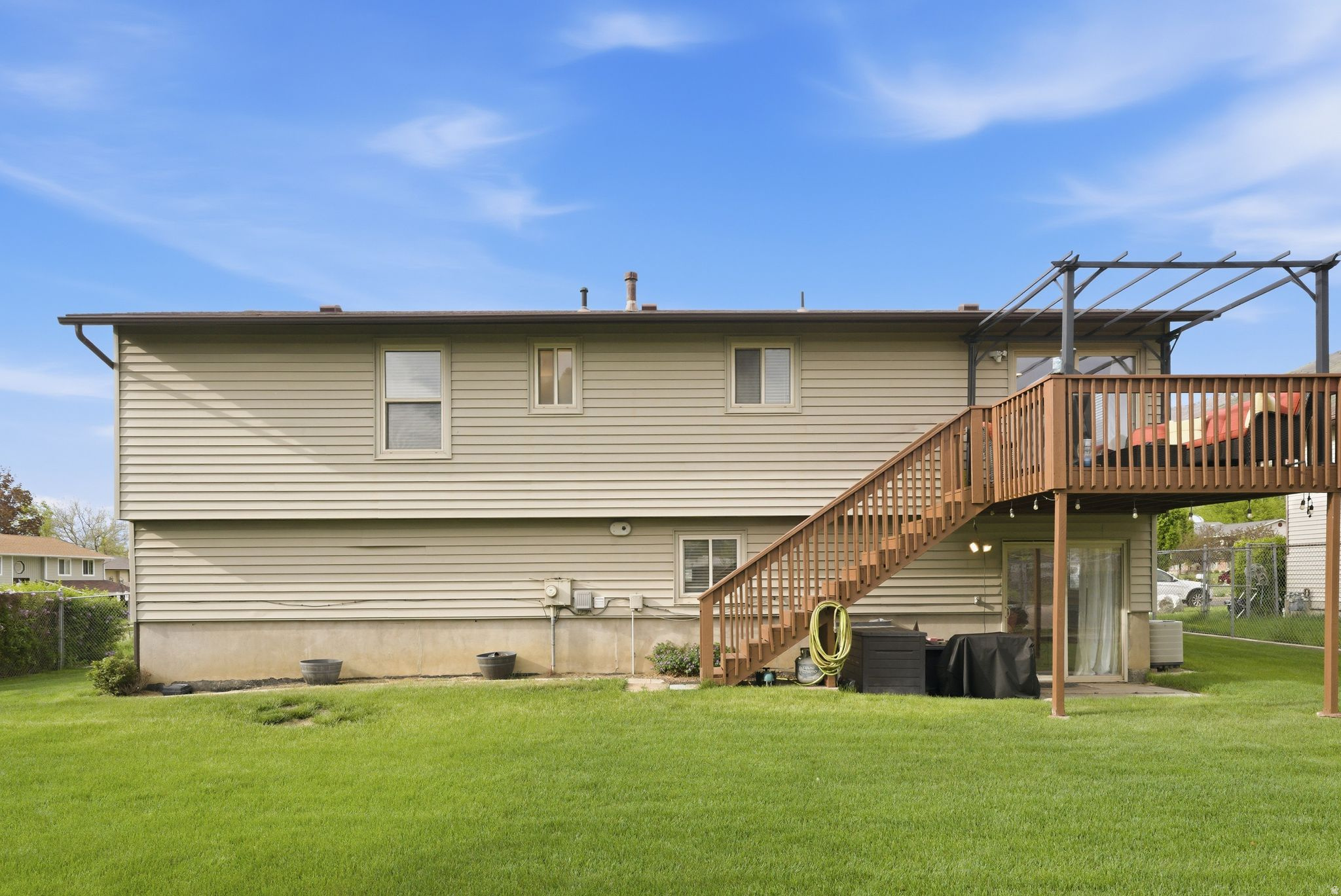 CHASE LANE WEST - Residential