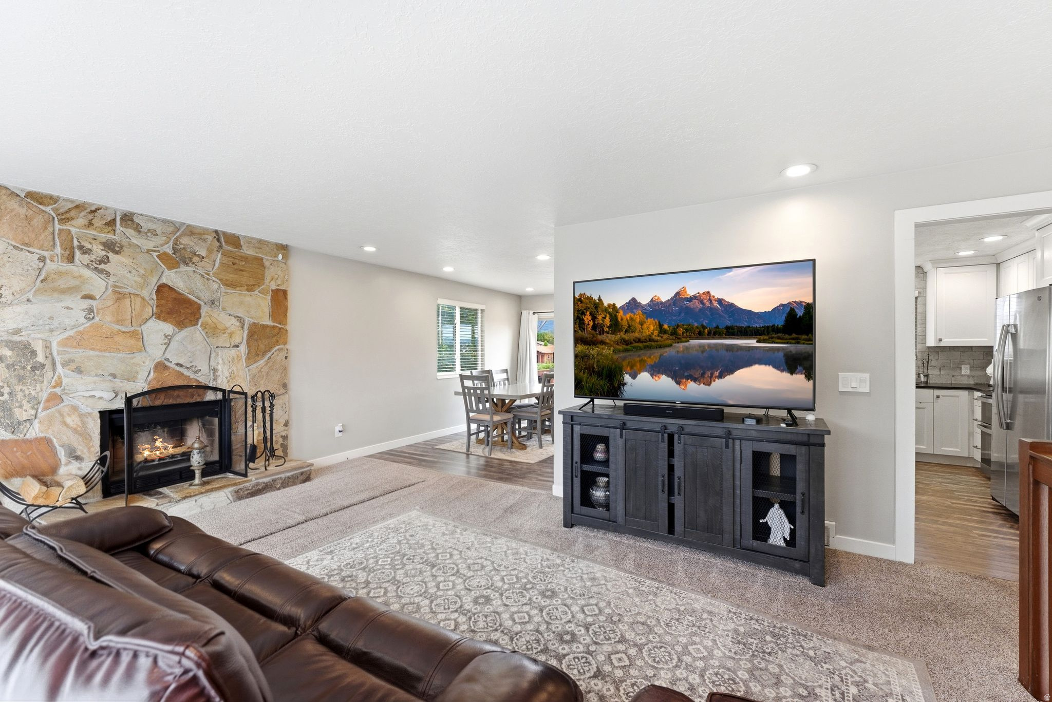 CHASE LANE WEST - Residential