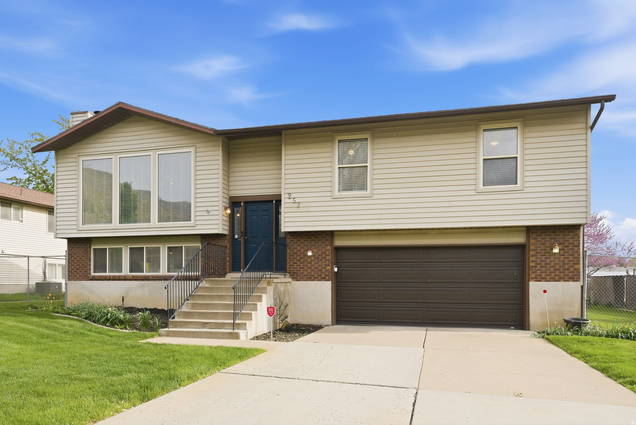 CHASE LANE WEST - Residential