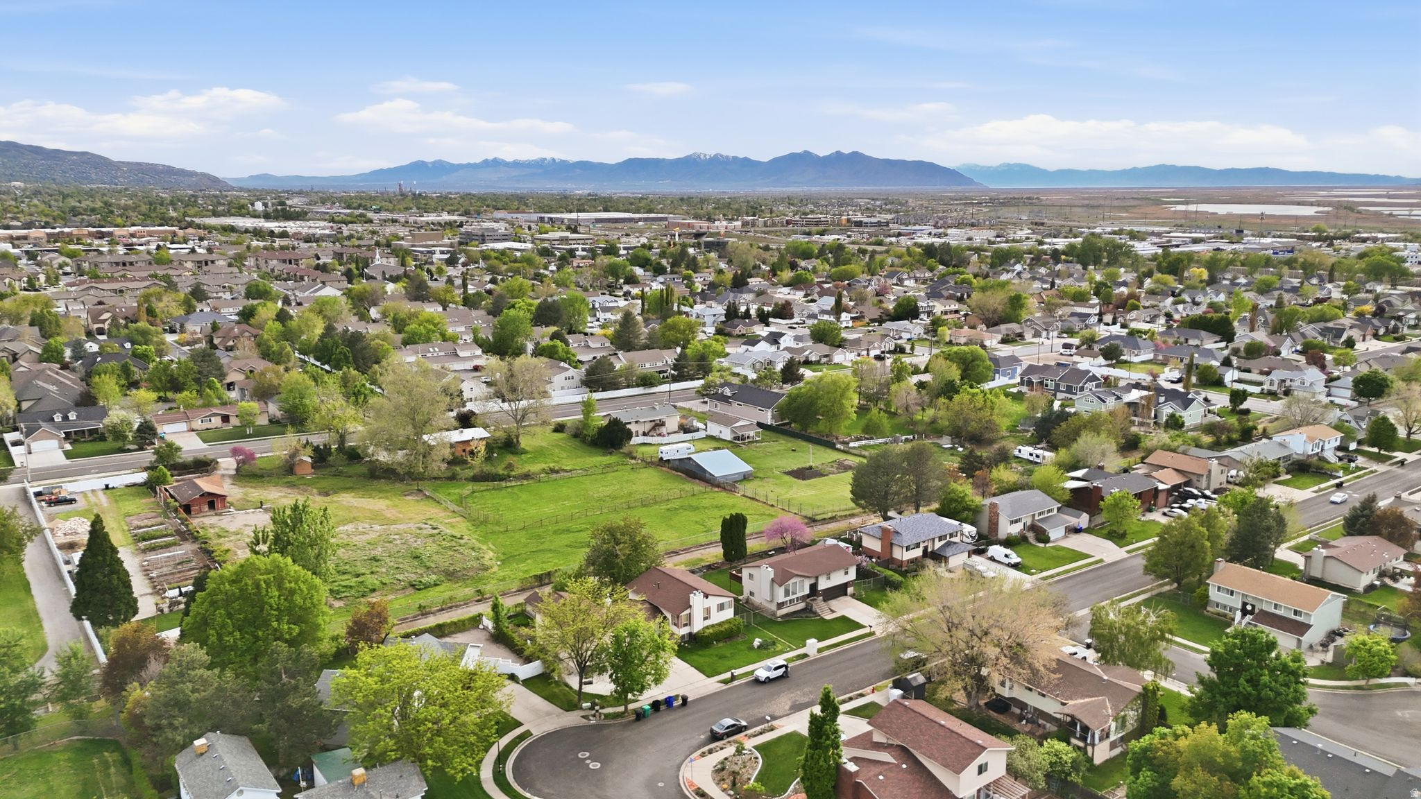 CHASE LANE WEST - Residential