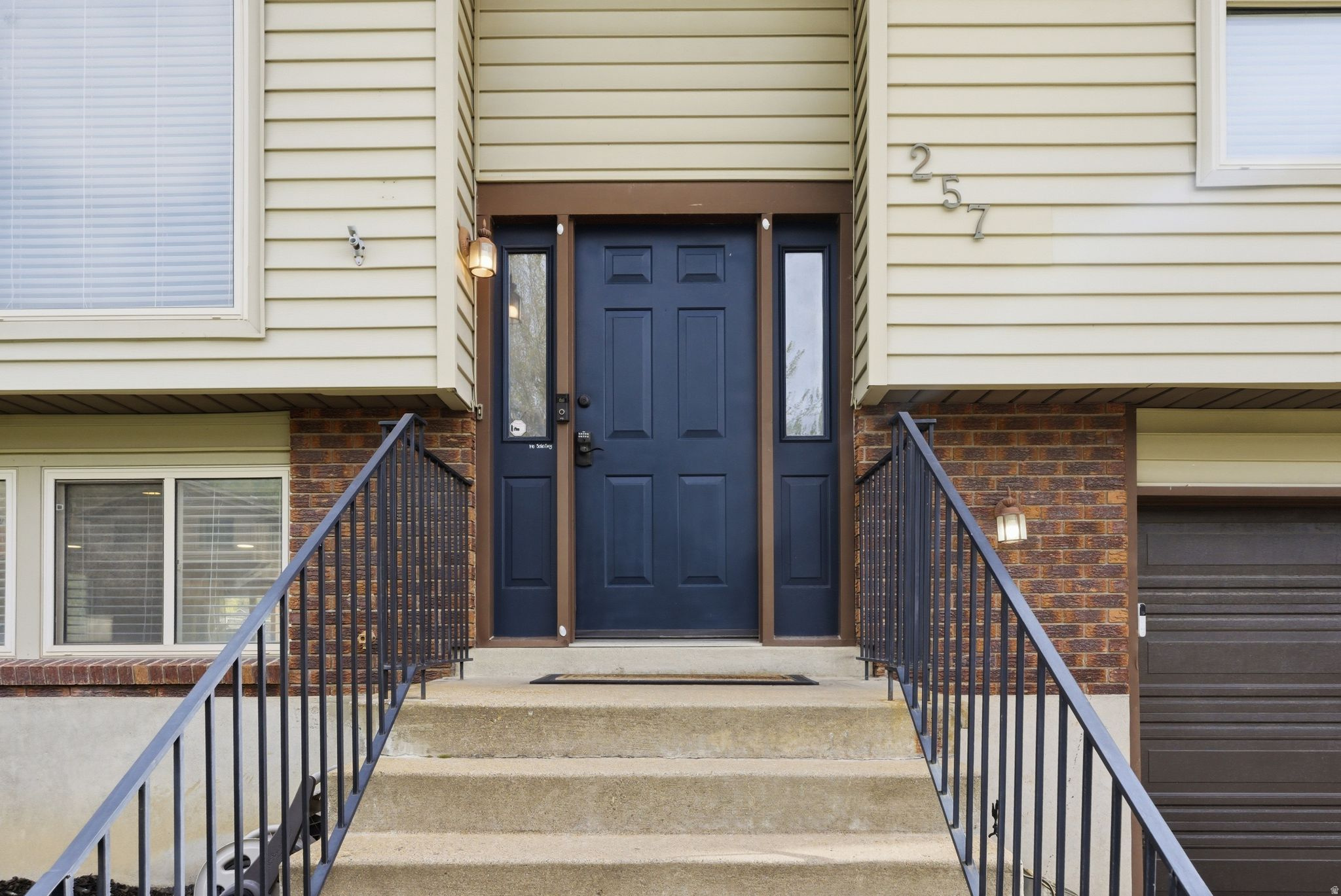 CHASE LANE WEST - Residential