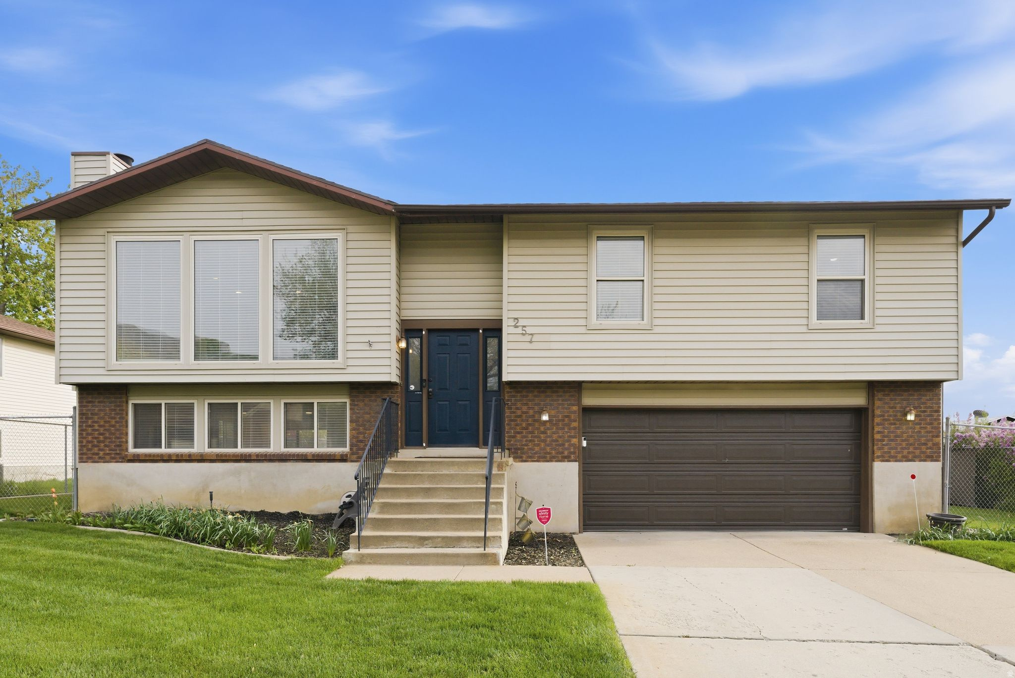 CHASE LANE WEST - Residential