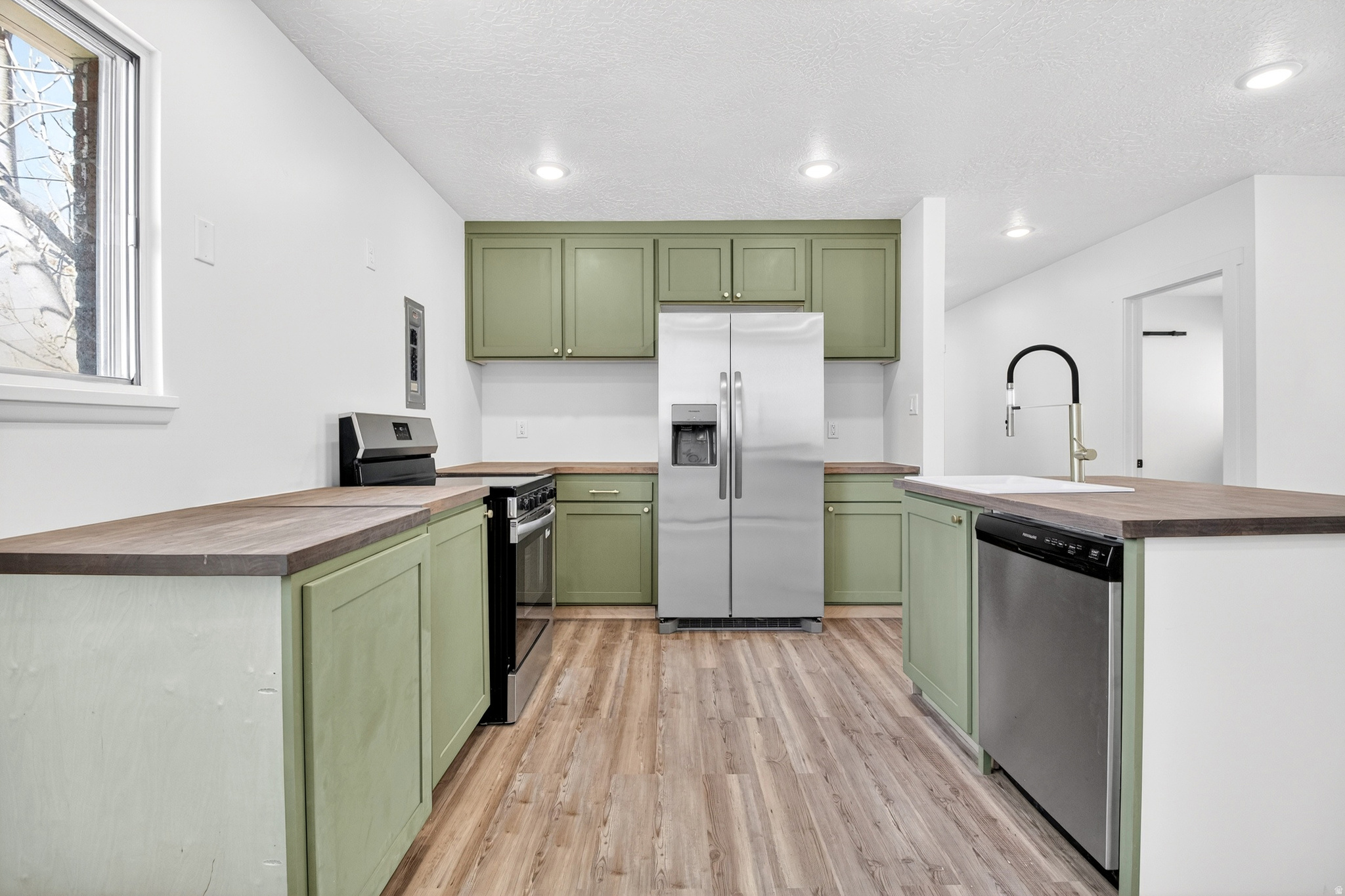 HIGHLAND TERRACE - Residential