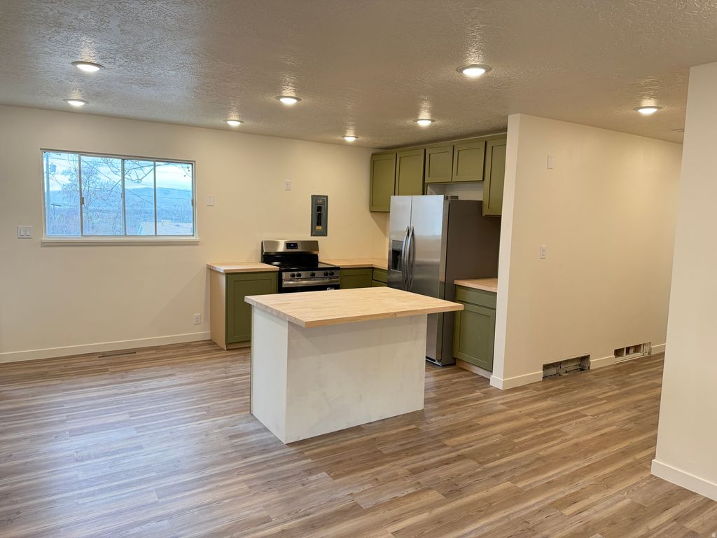 Photo of 596 S 1500 E, Provo, UT 84606 (MLS # 2136179)