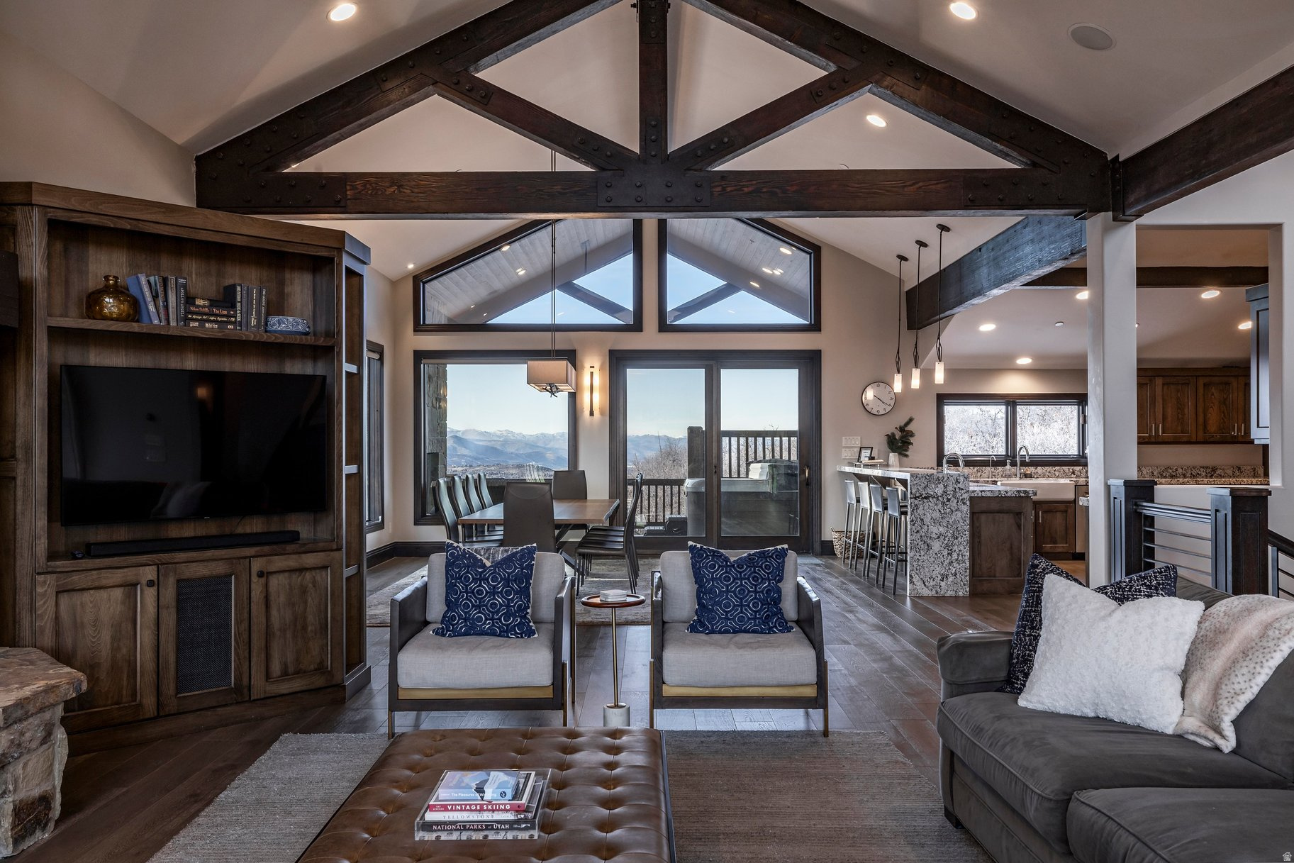 THE OAKS - Residential