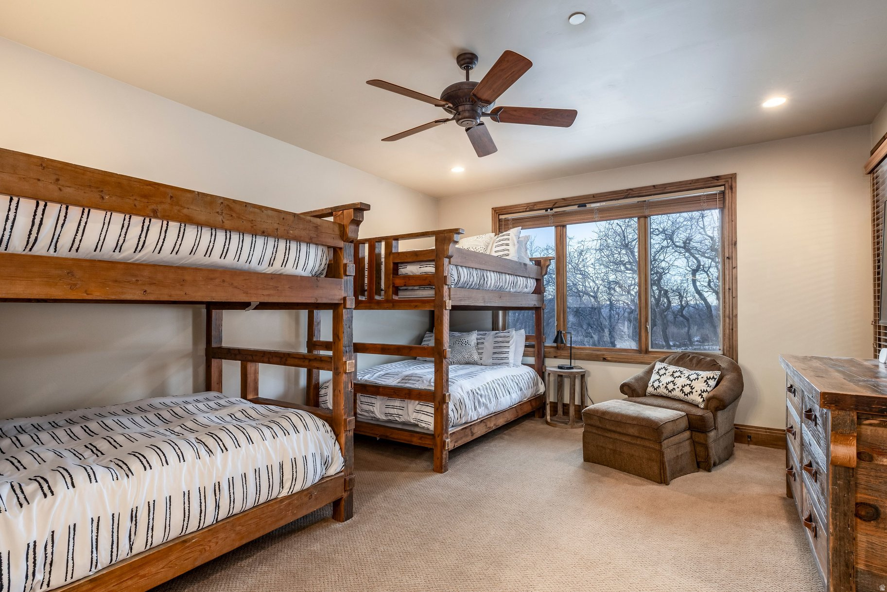 THE OAKS - Residential