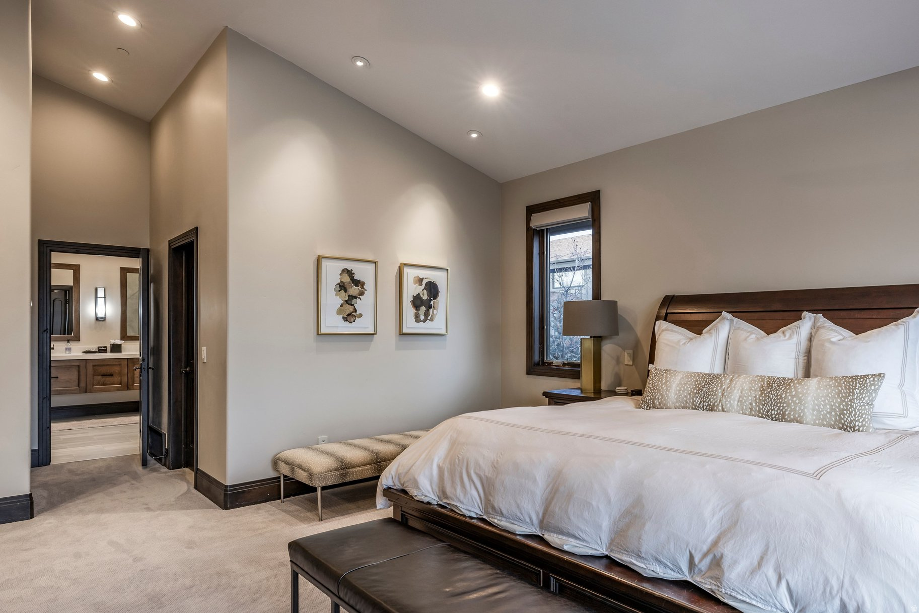 THE OAKS - Residential