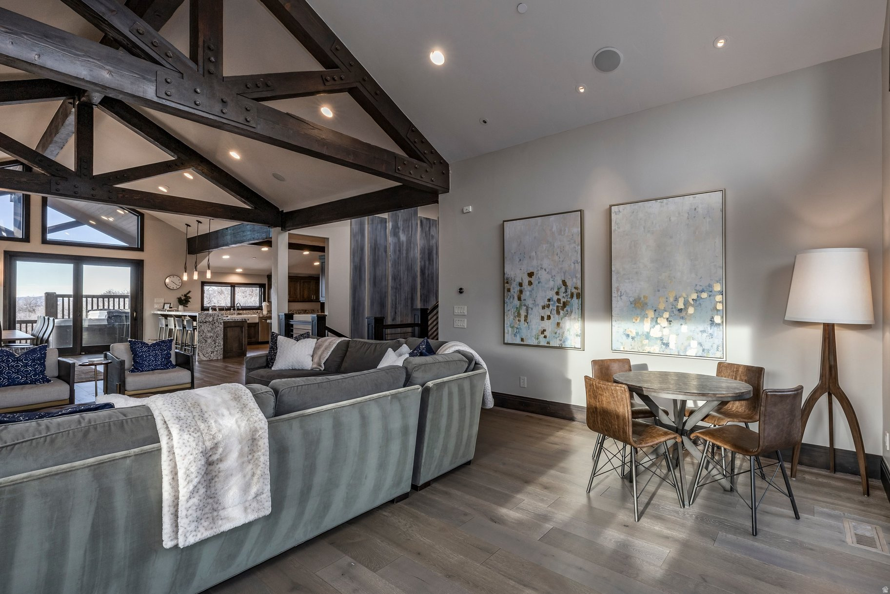 THE OAKS - Residential