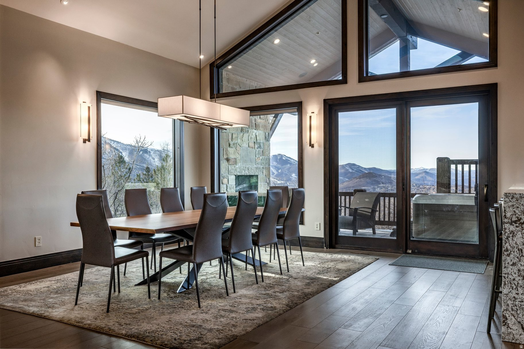 THE OAKS - Residential