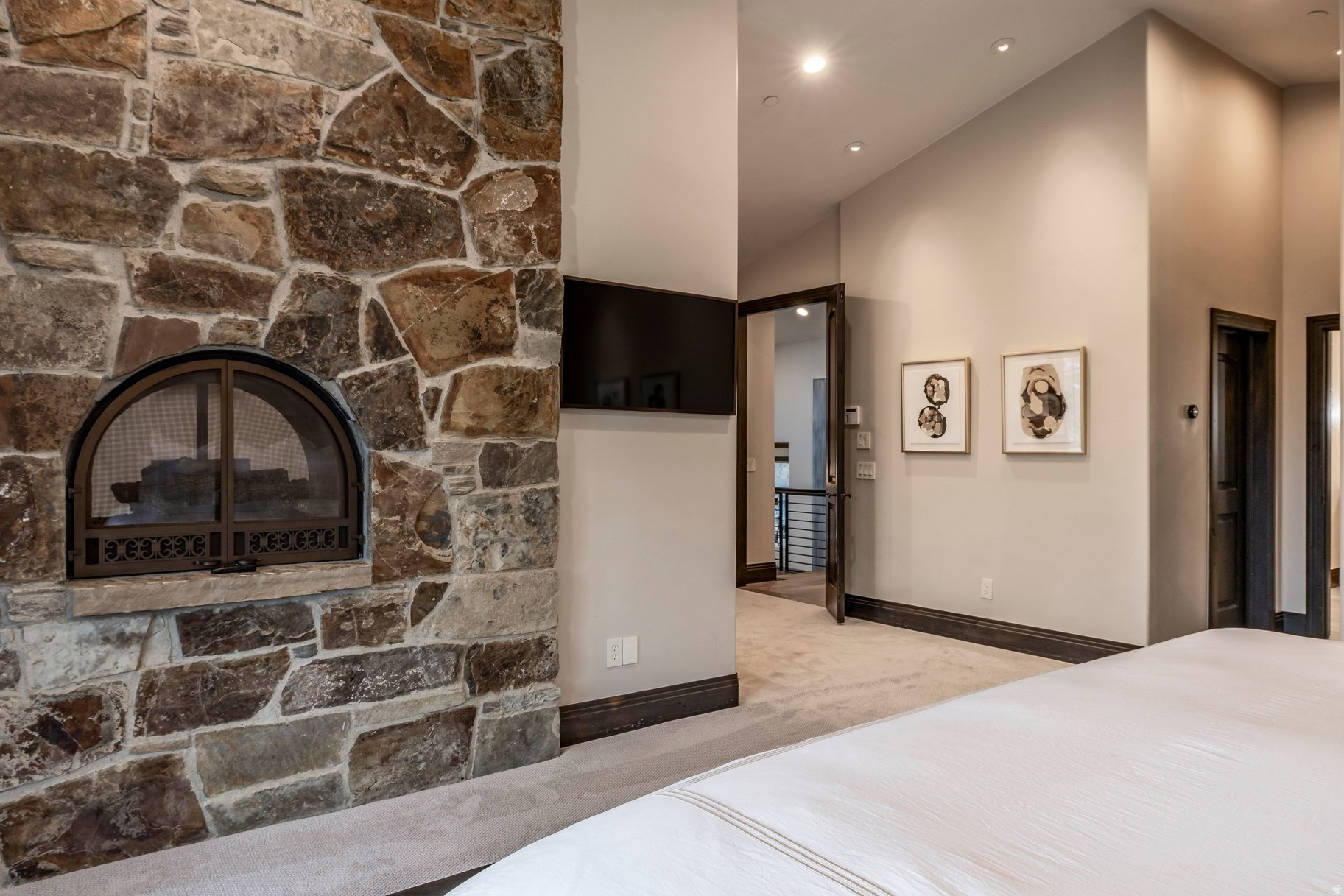 THE OAKS - Residential