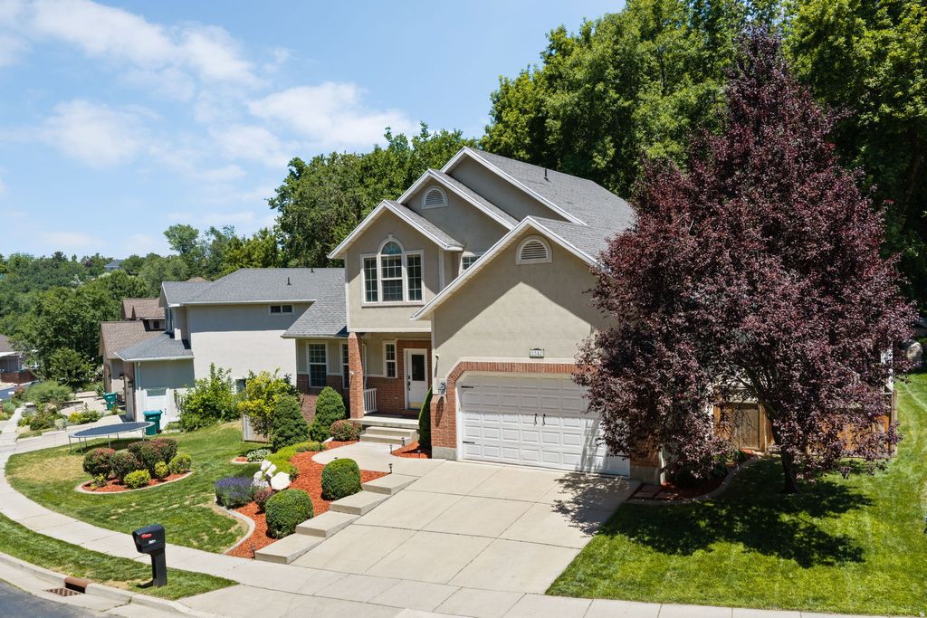 Photo of 1542 N 2575 E, Layton, UT 84040 (MLS # 2170672)