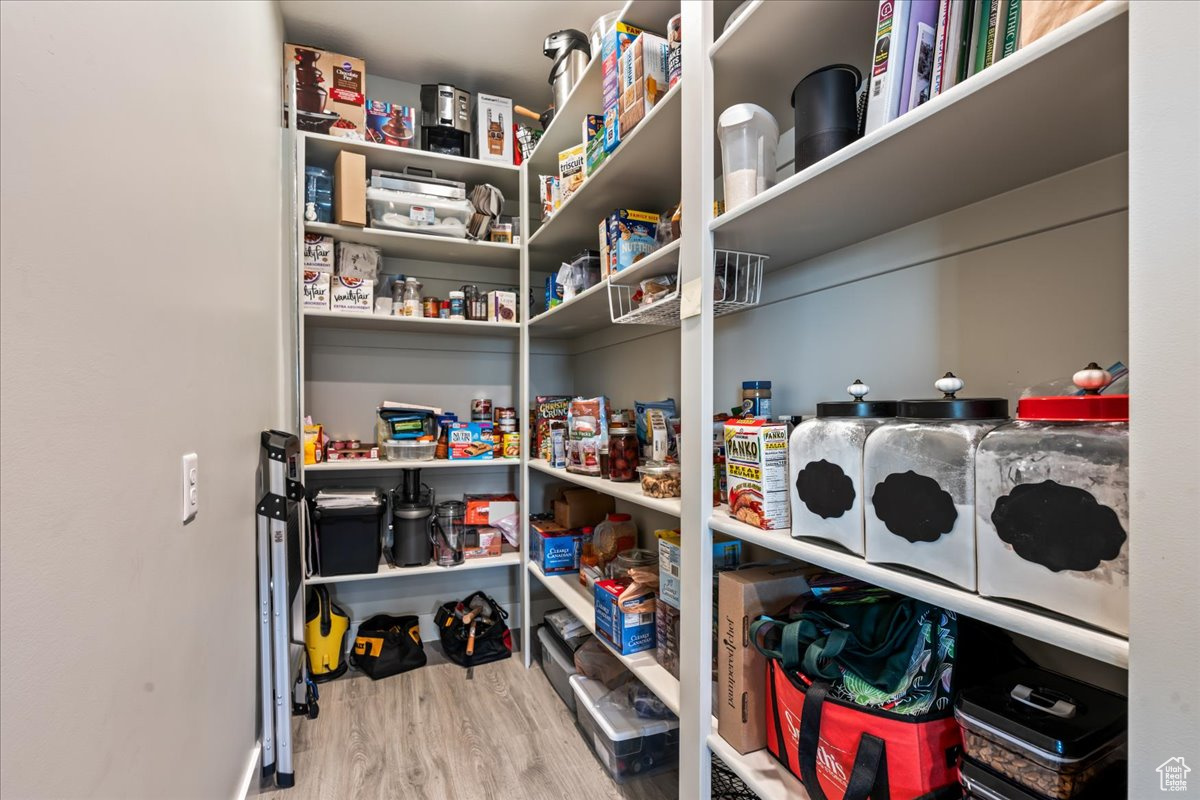 HAMPTON ESTATES - Residential