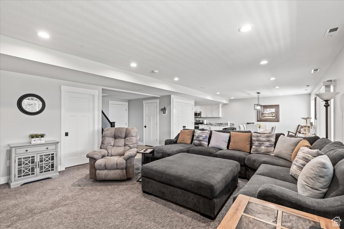 HAMPTON ESTATES - Residential