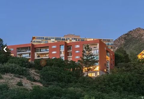 Photo of 850 S DONNER WAY #300, Salt Lake City, UT 84108 (MLS # 2143299)