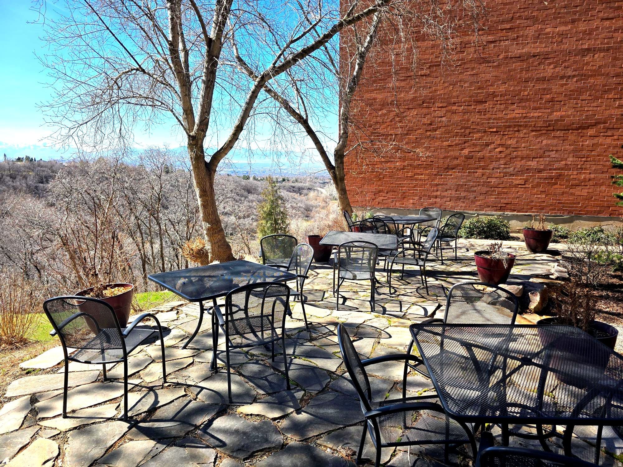 DONNER CREST CONDOMINIUMS - Residential