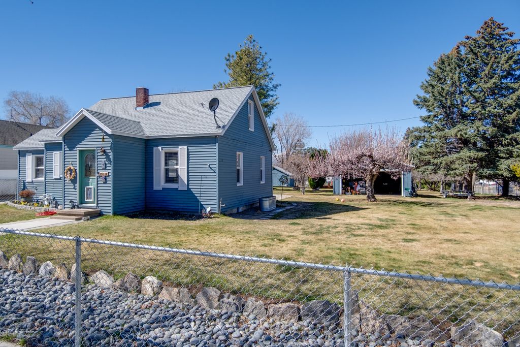 Photo of 387 N 200 W, Tooele, UT 84074 (MLS # 2144626)