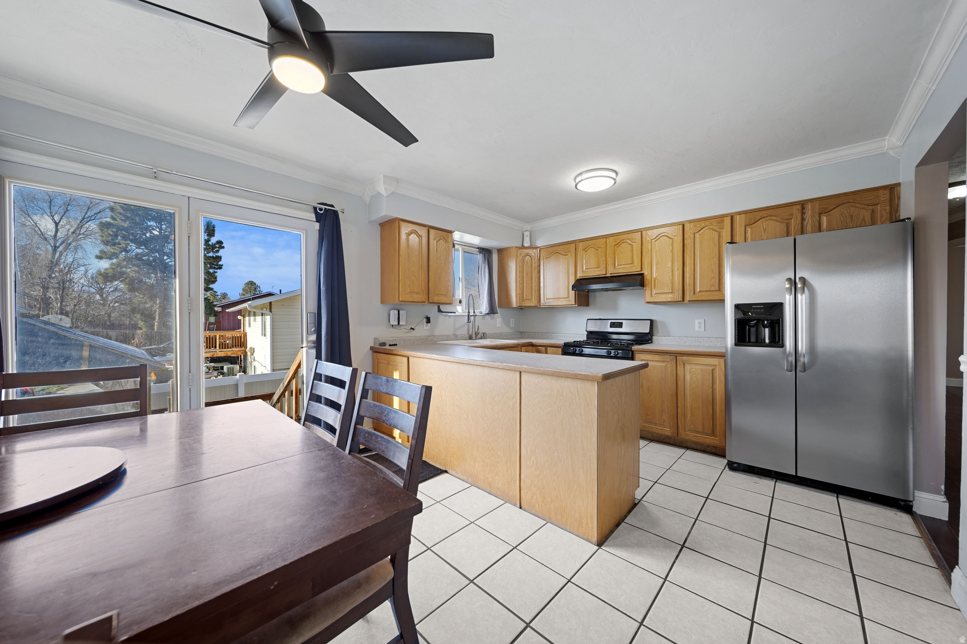 WOODLEDGE #3 - Residential