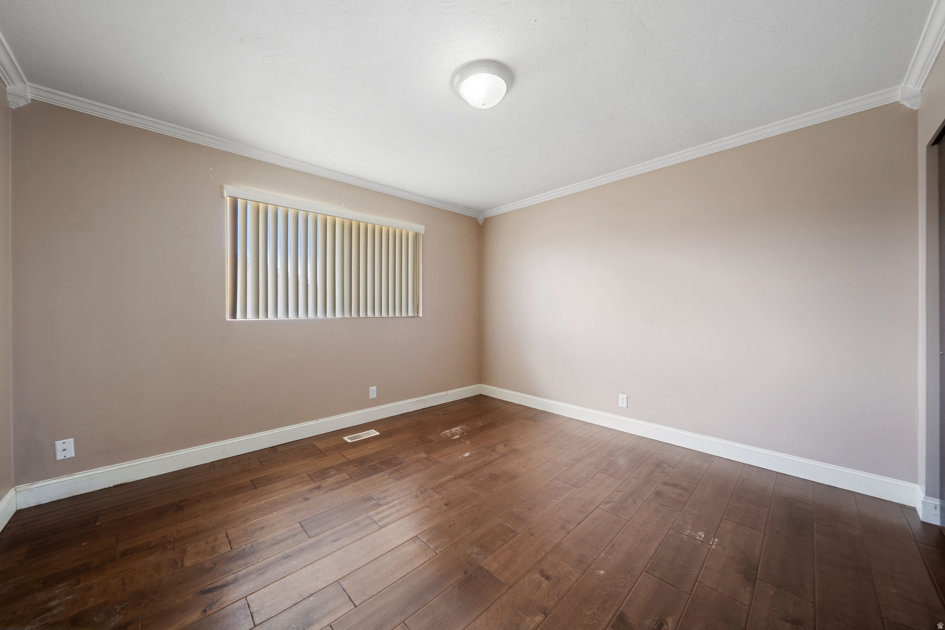 WOODLEDGE #3 - Residential