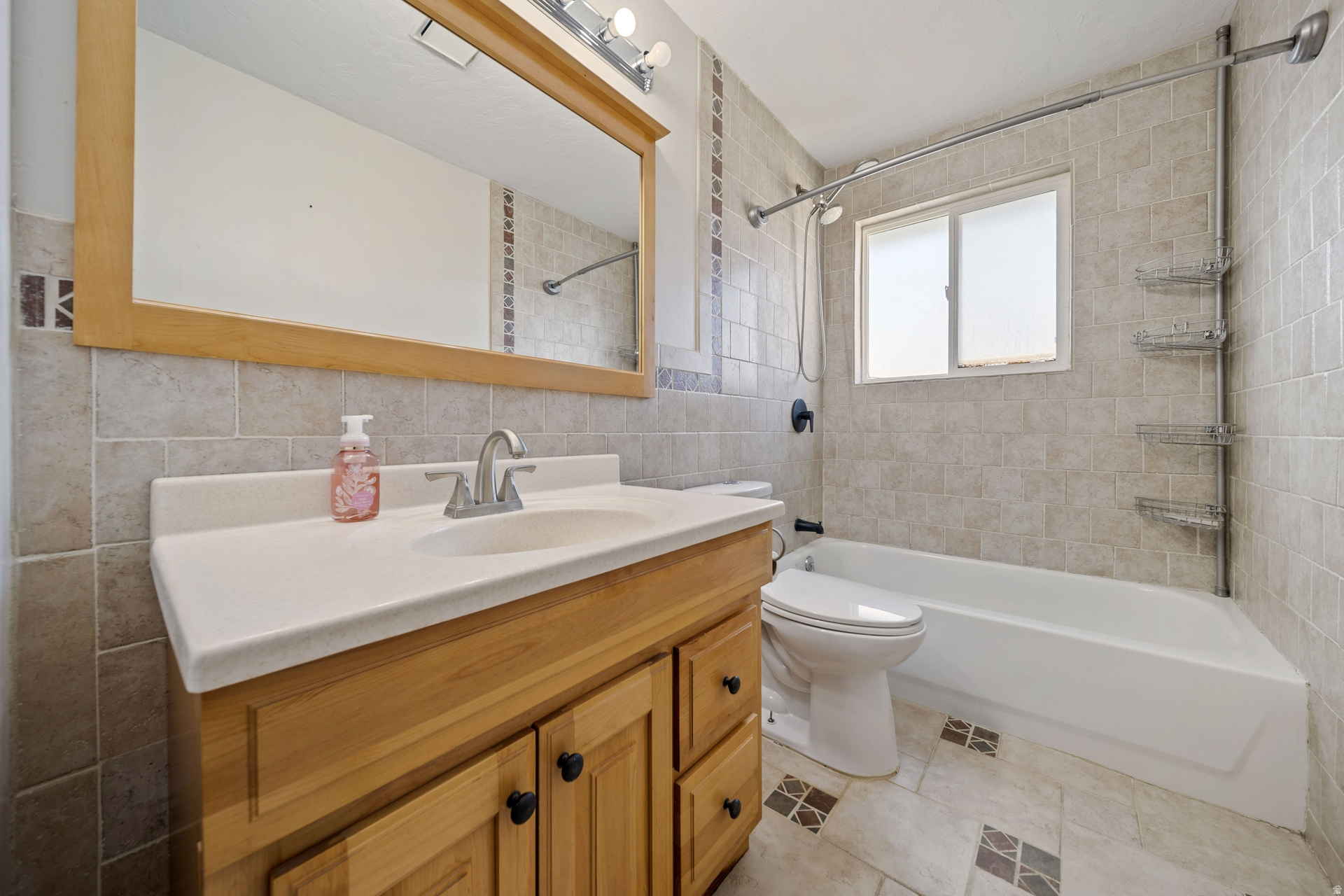 WOODLEDGE #3 - Residential