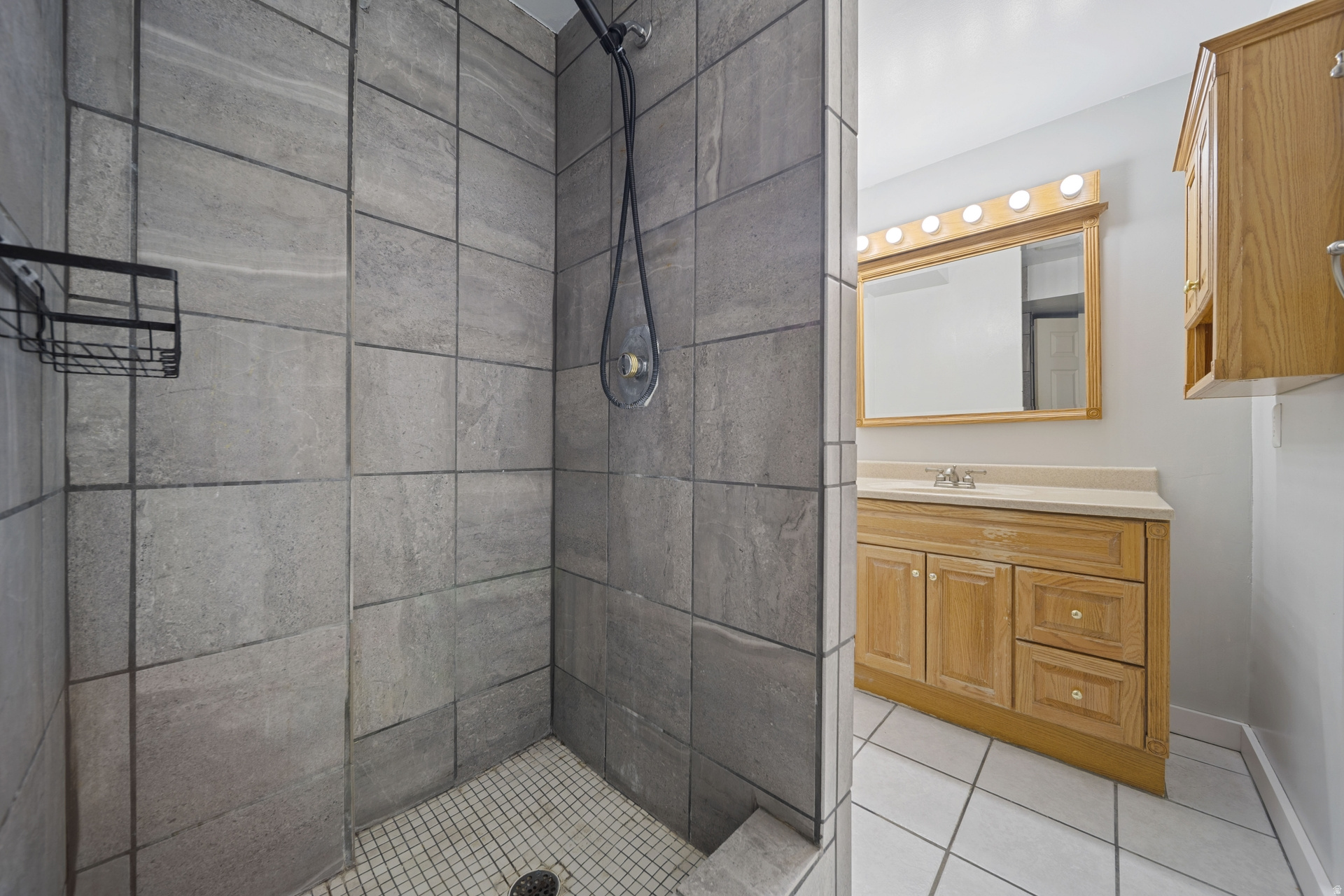 WOODLEDGE #3 - Residential