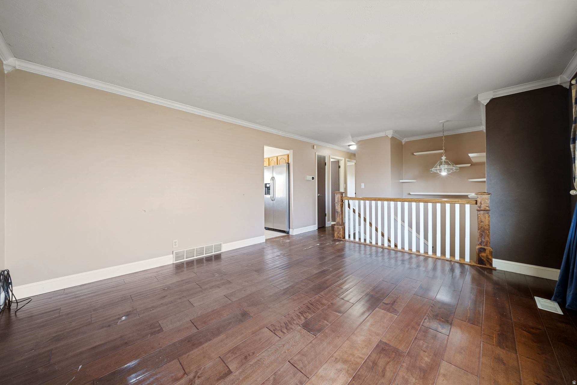 WOODLEDGE #3 - Residential