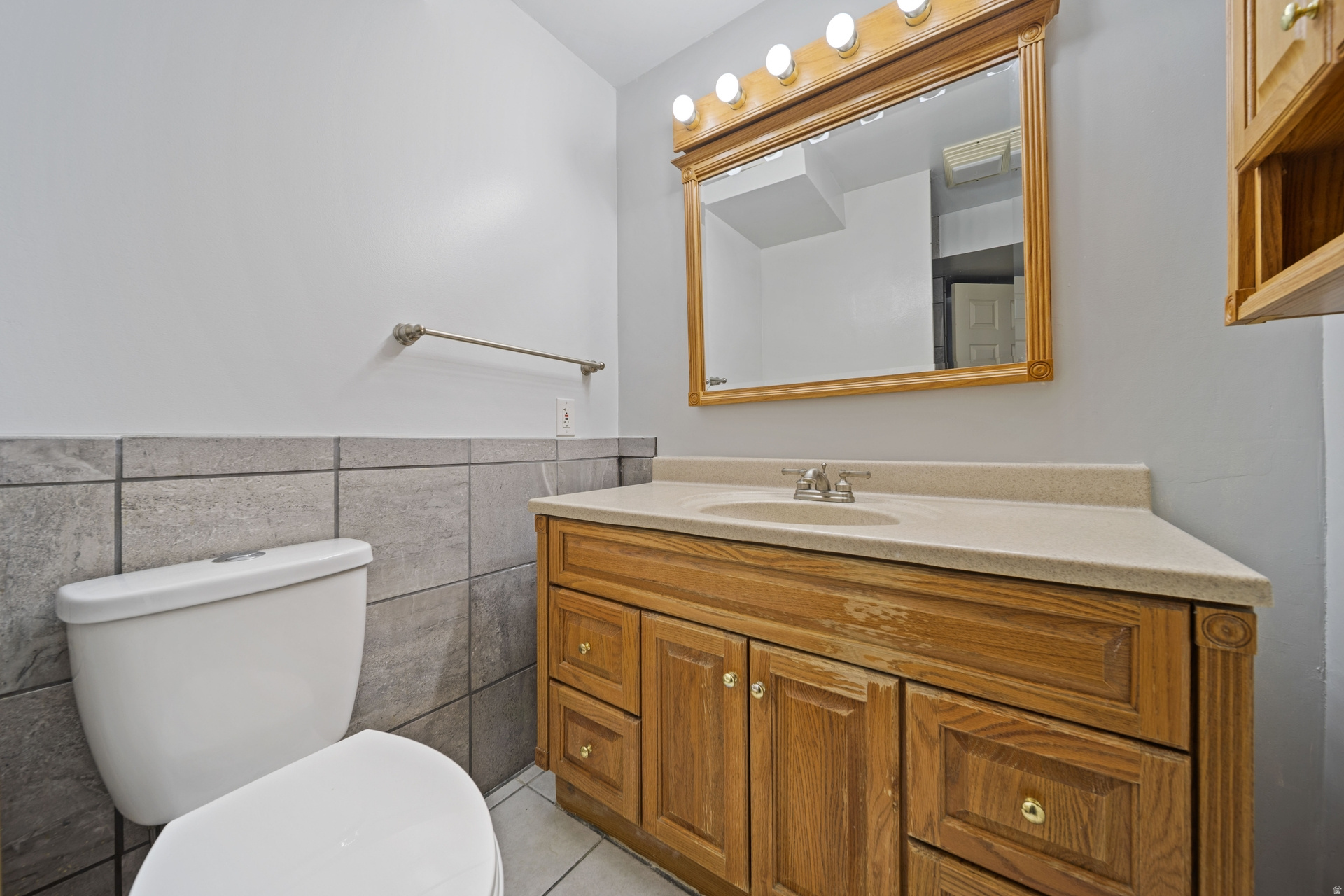 WOODLEDGE #3 - Residential