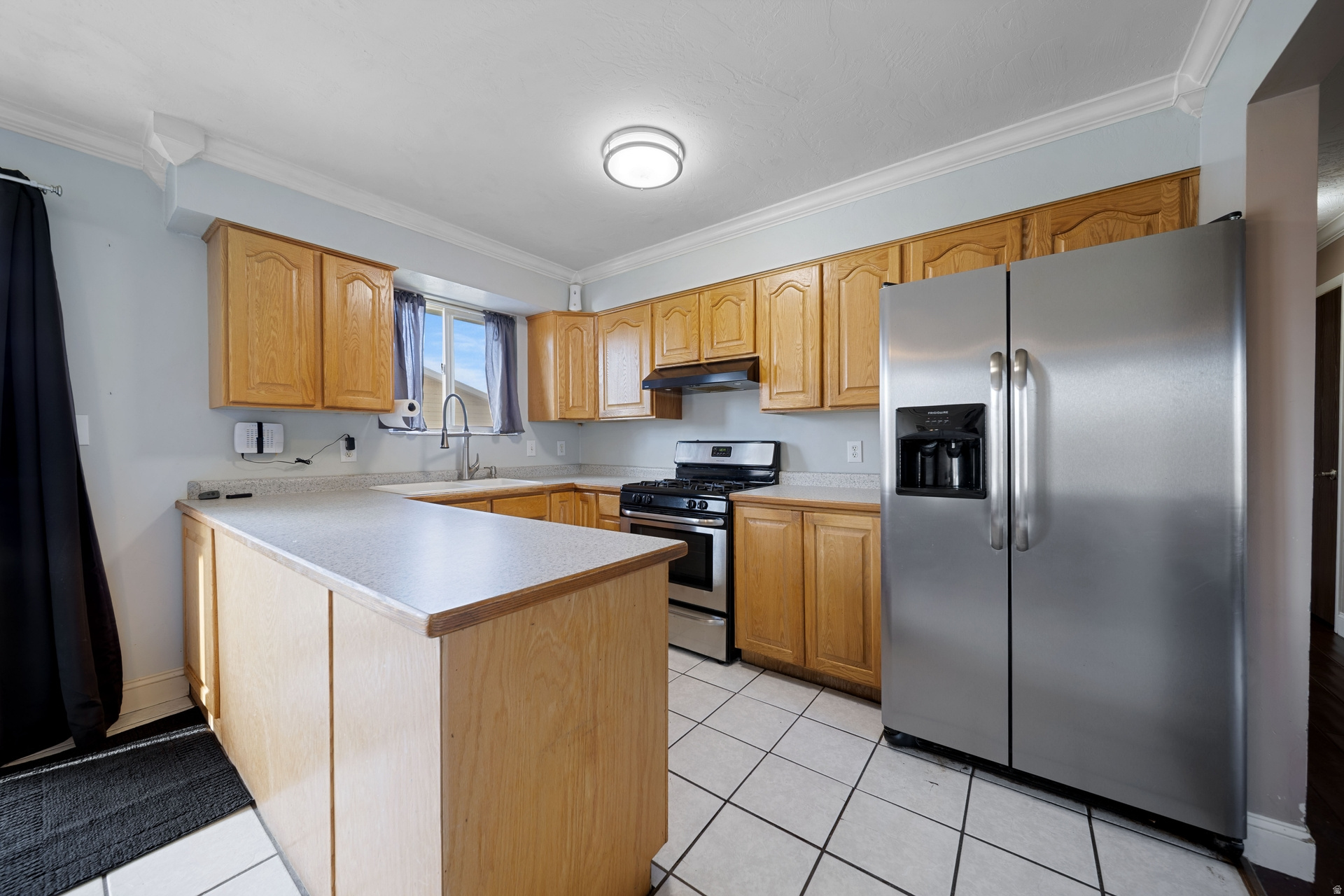 WOODLEDGE #3 - Residential