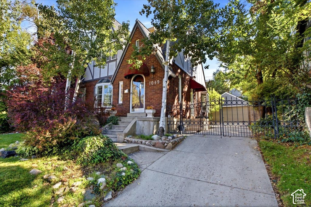 Photo of 1049 S MILITARY DR E, Salt Lake City, UT 84105 (MLS # 2189116)