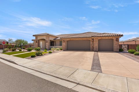 Tiny photo for 717 W OSPREY DR, Washington, UT 84780 (MLS # 2173918)