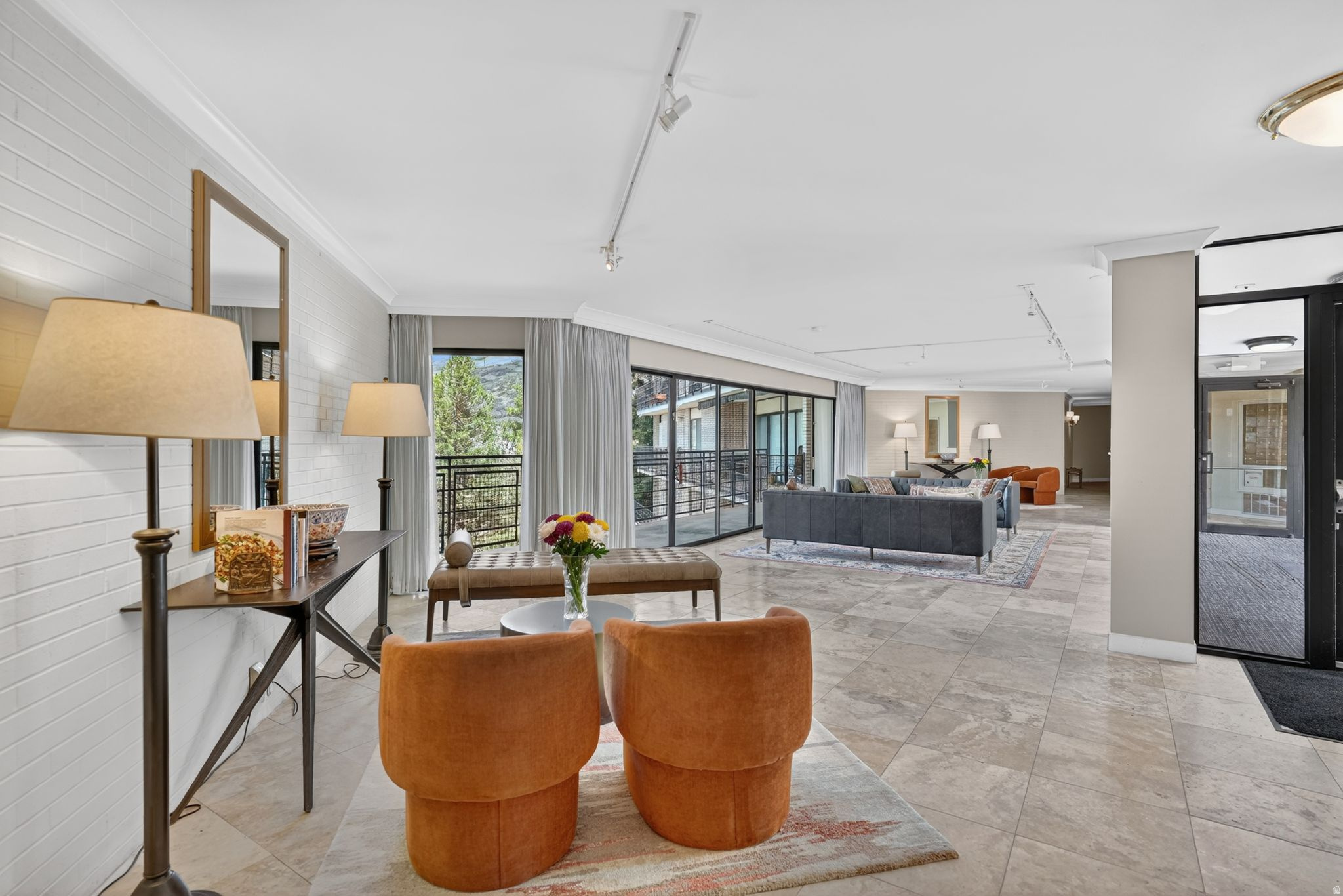 OAK CREST GARDENS - Residential