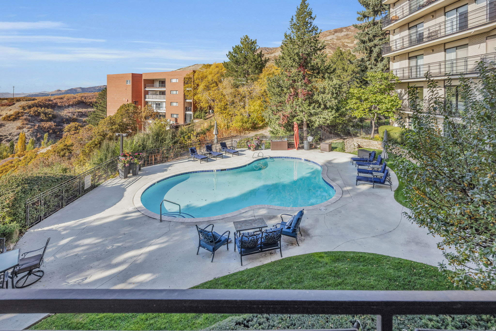 OAK CREST GARDENS - Residential