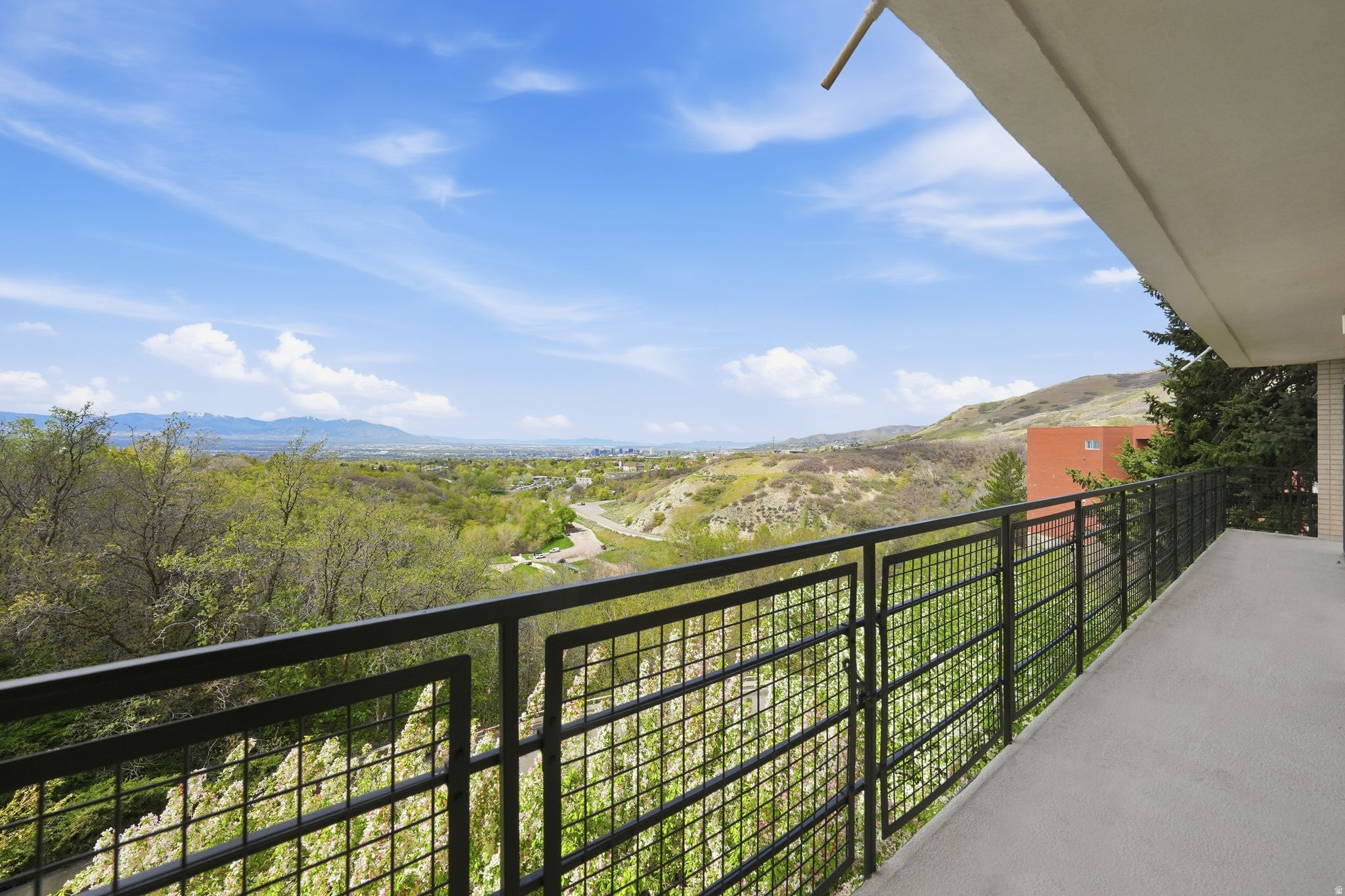 OAK CREST GARDENS - Residential