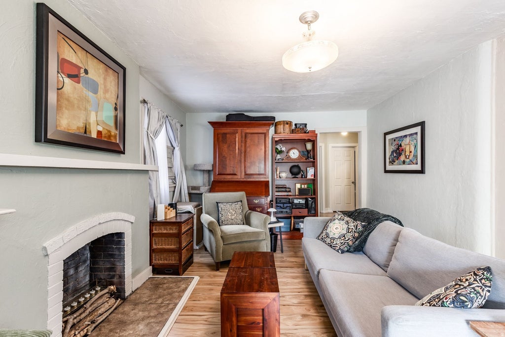 Photo of 613 S 700 E, Salt Lake City, UT 84102 (MLS # 2164198)