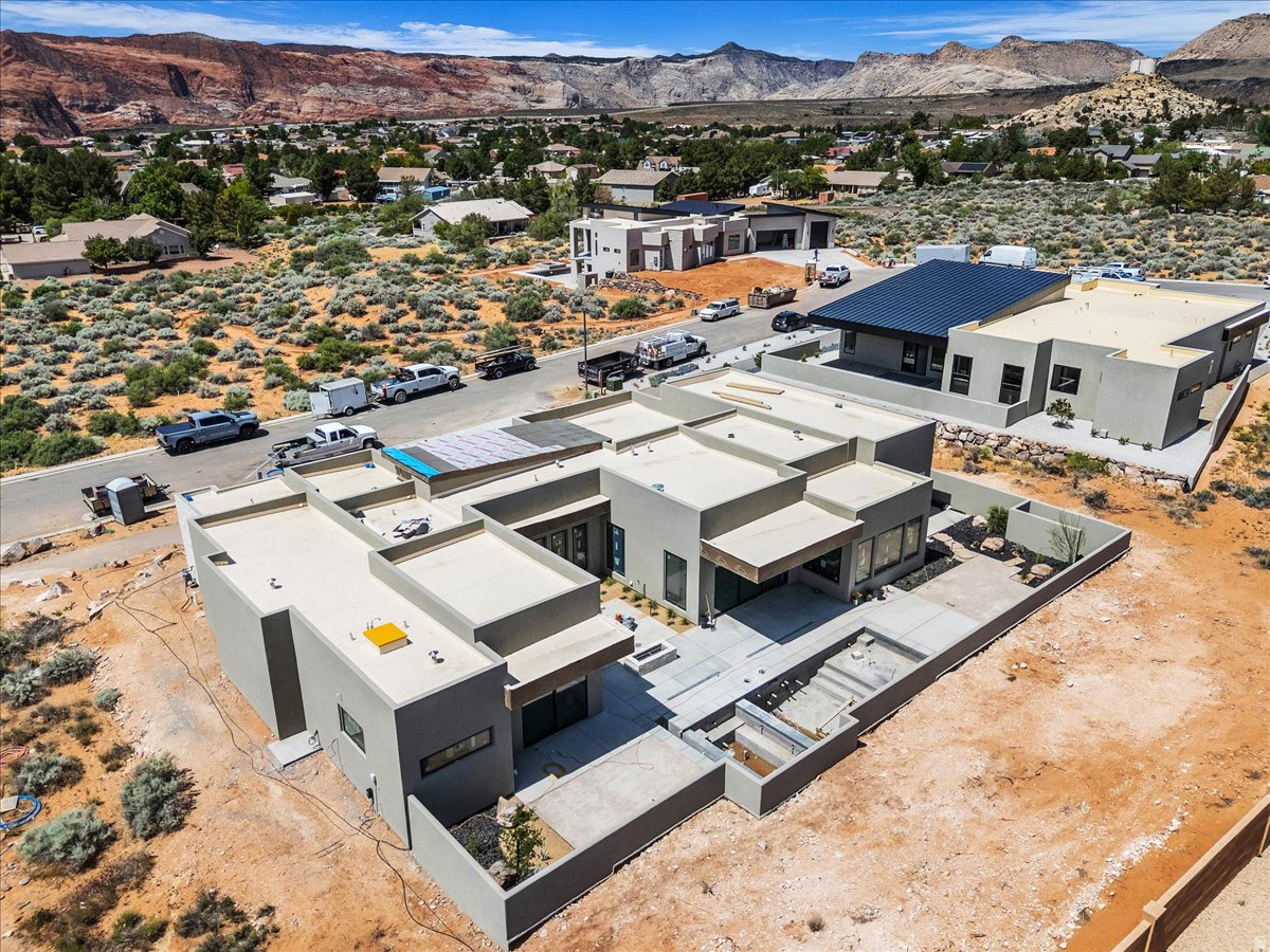 LEDGES OF SG JOHNSON ARCH - Residential