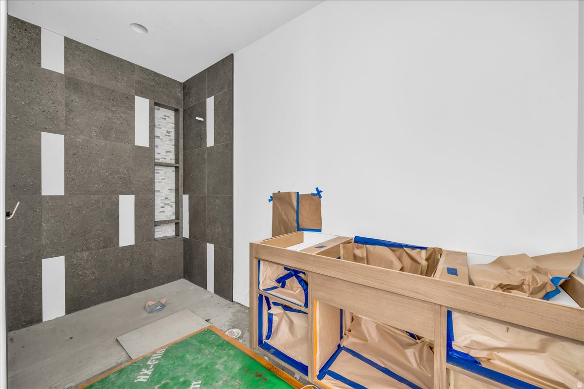 LEDGES OF SG JOHNSON ARCH - Residential