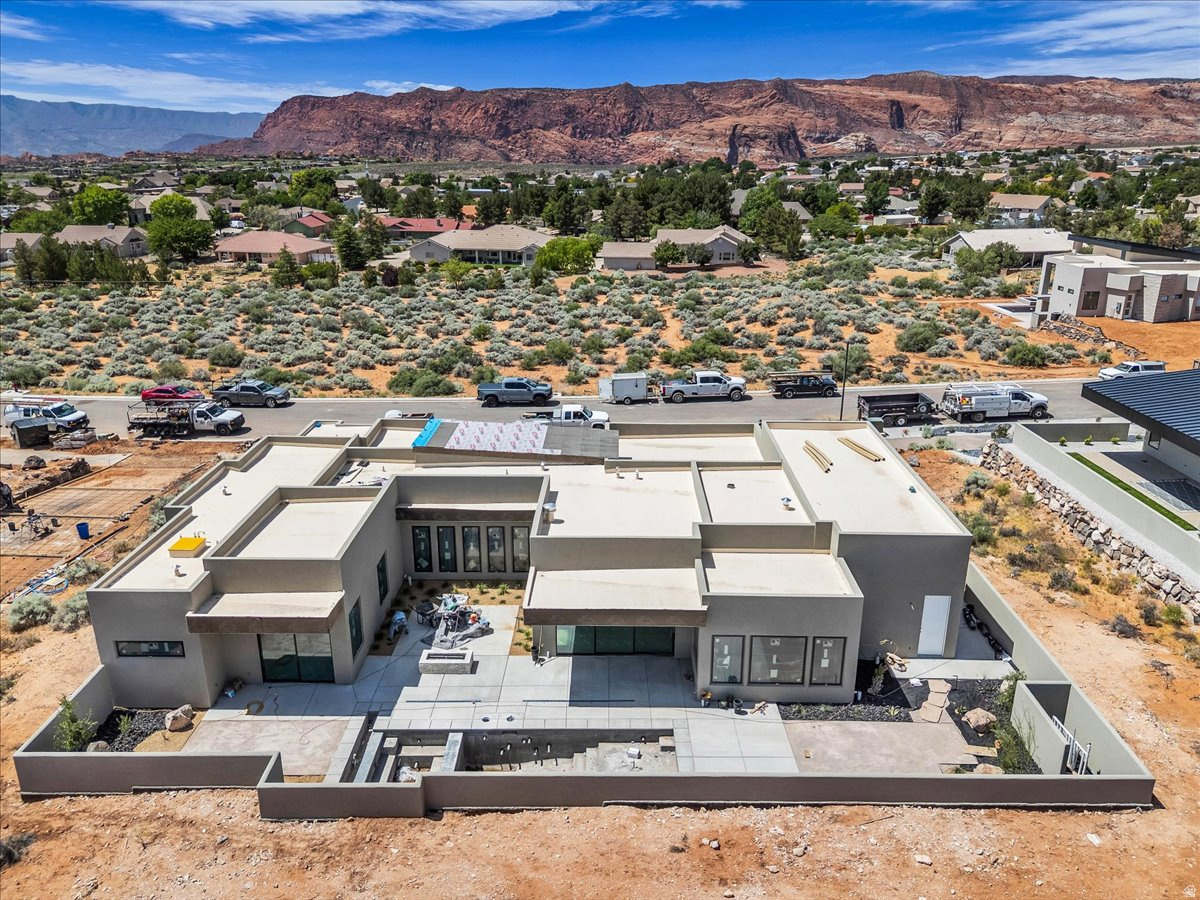 LEDGES OF SG JOHNSON ARCH - Residential