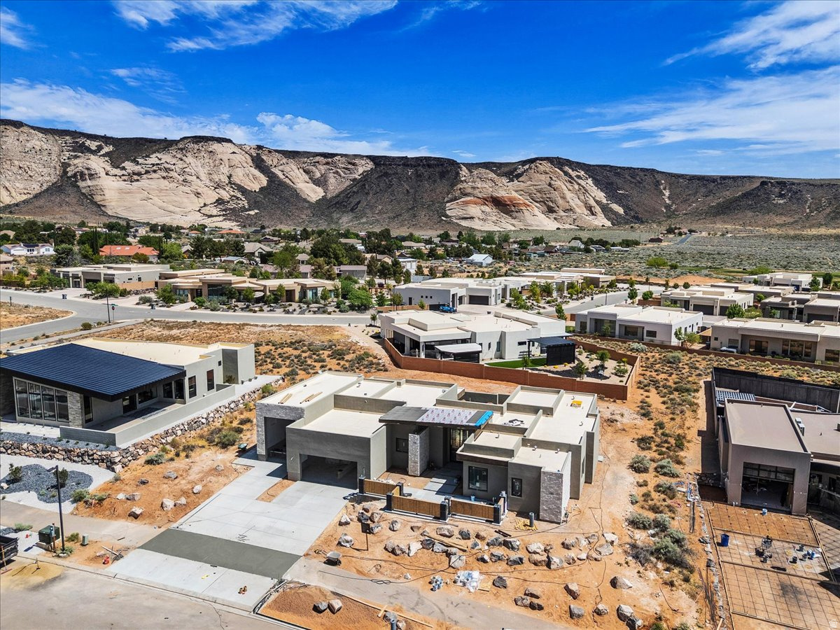 LEDGES OF SG JOHNSON ARCH - Residential